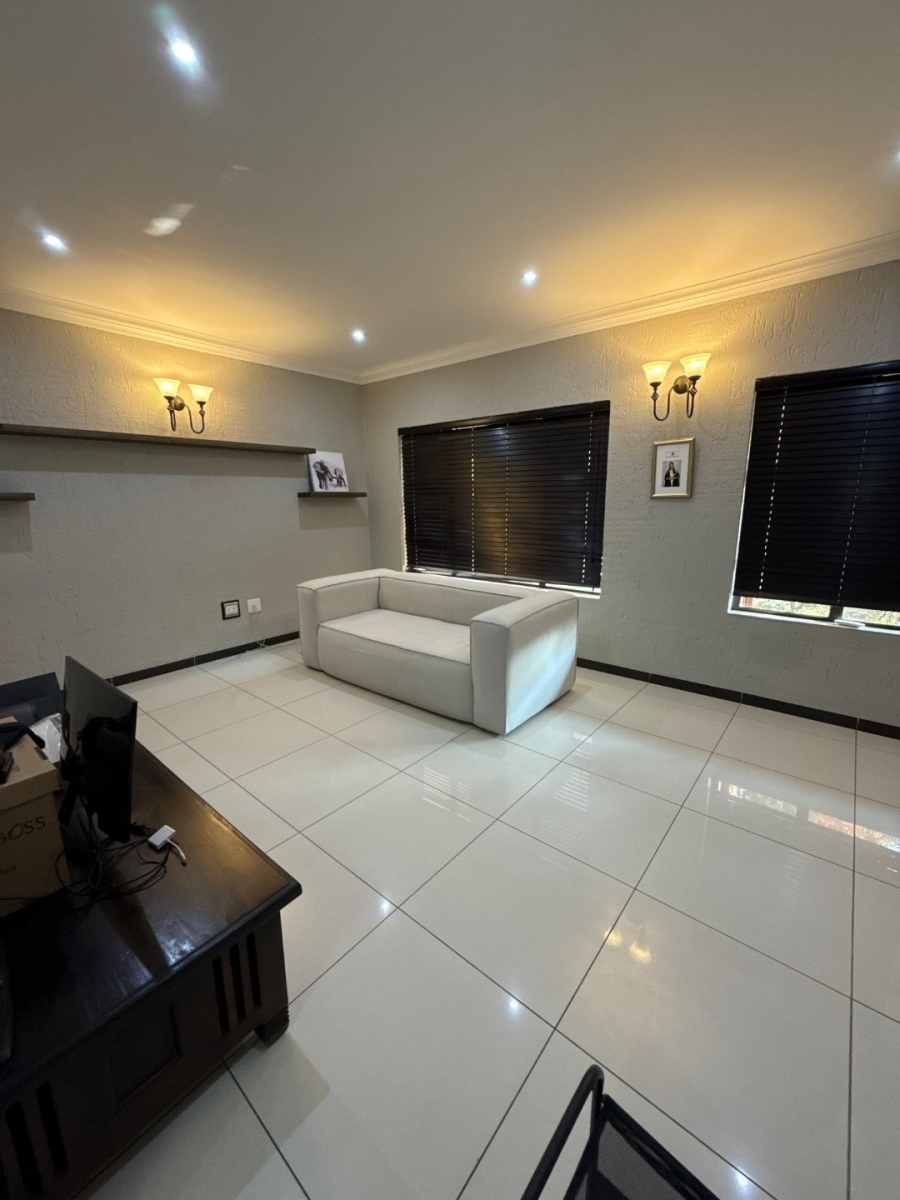 5 Bedroom Property for Sale in Avianto Estates Gauteng
