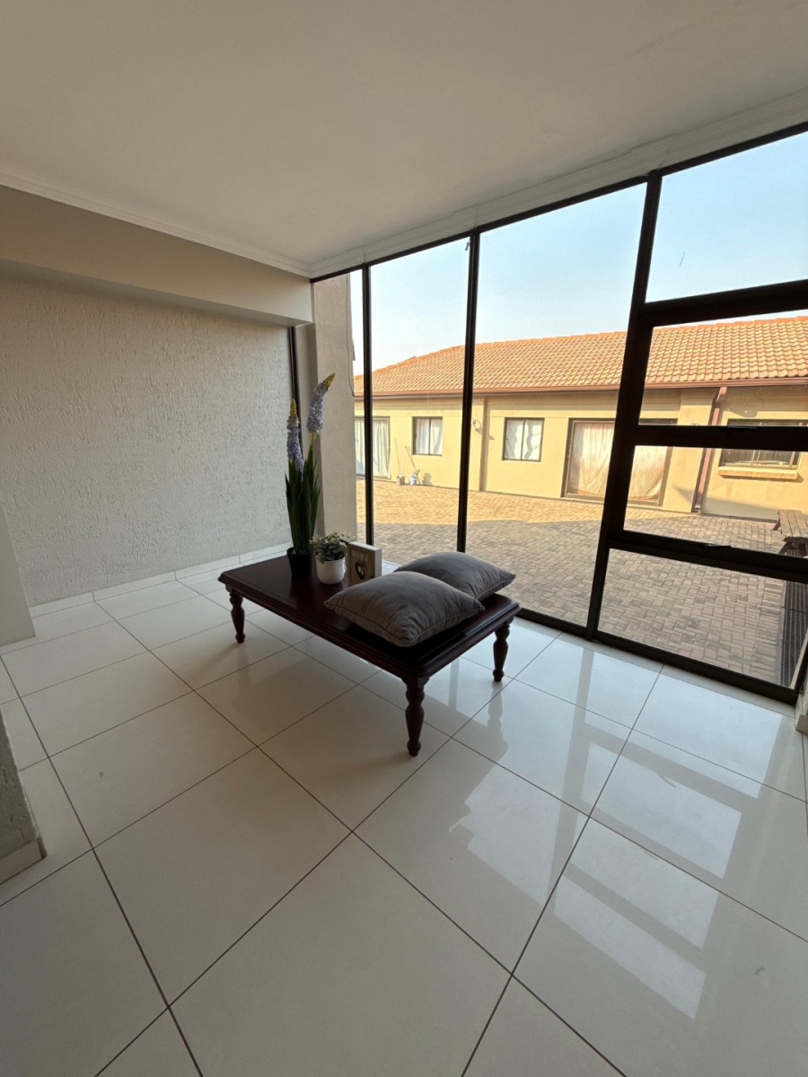 5 Bedroom Property for Sale in Avianto Estates Gauteng