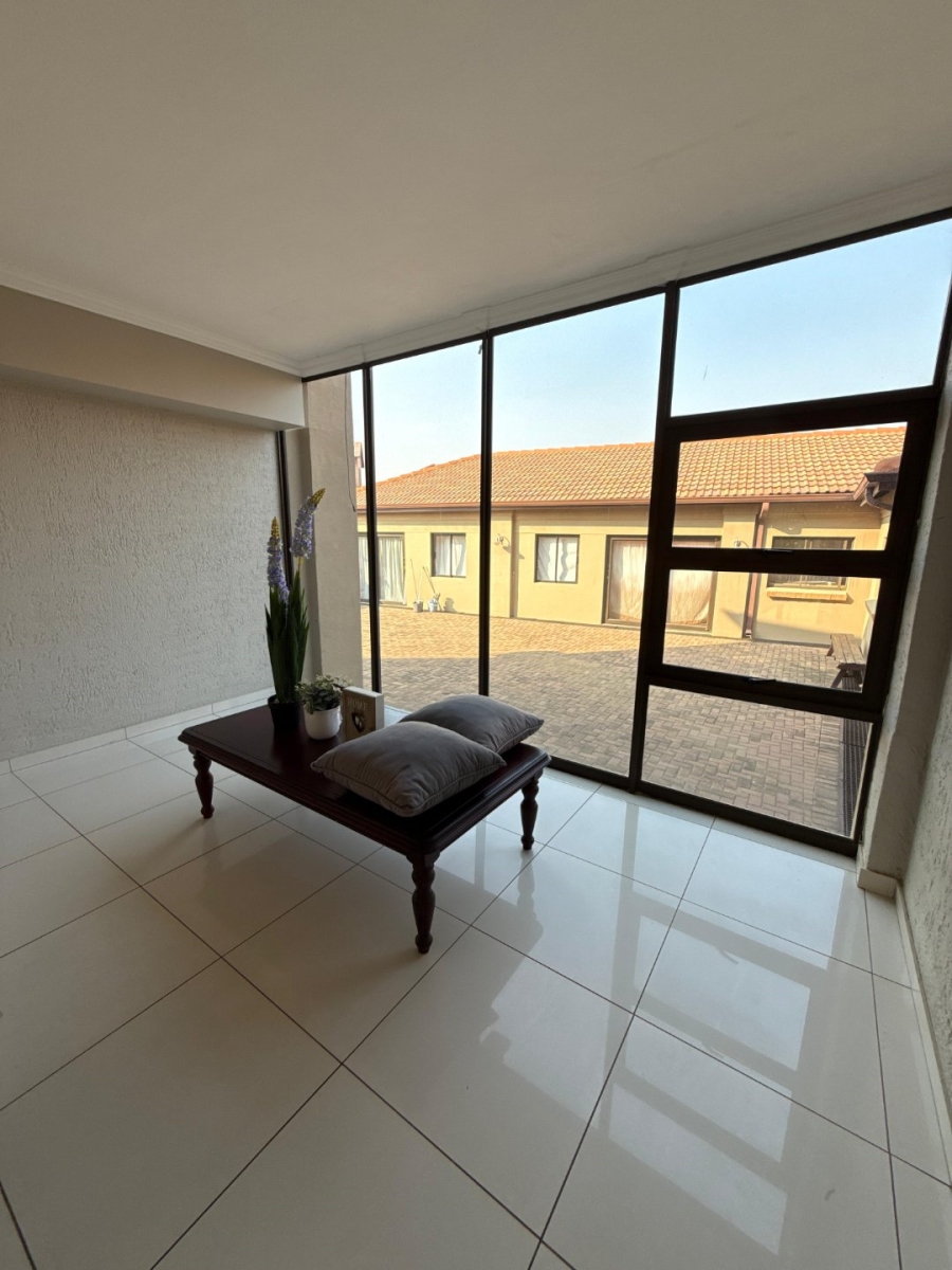 5 Bedroom Property for Sale in Avianto Estates Gauteng