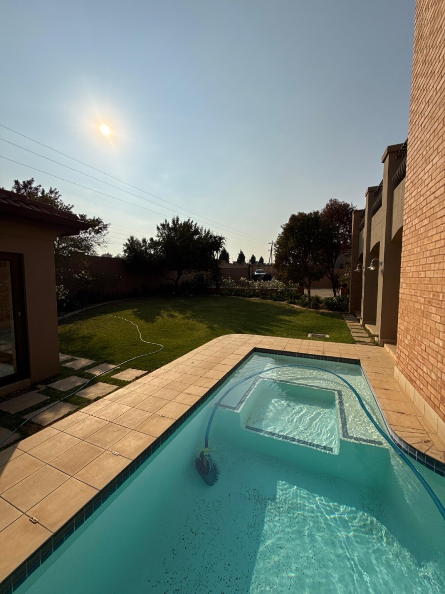 5 Bedroom Property for Sale in Avianto Estates Gauteng