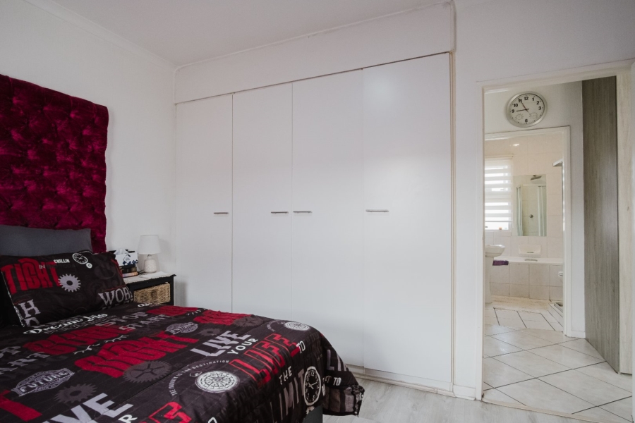 2 Bedroom Property for Sale in New Redruth Gauteng