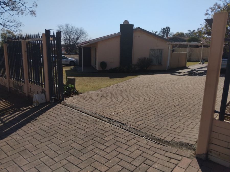 3 Bedroom Property for Sale in Edenvale Central Gauteng