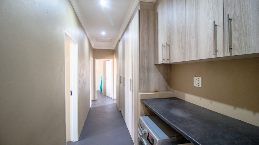 4 Bedroom Property for Sale in Boekenhoutskloof and surround Gauteng