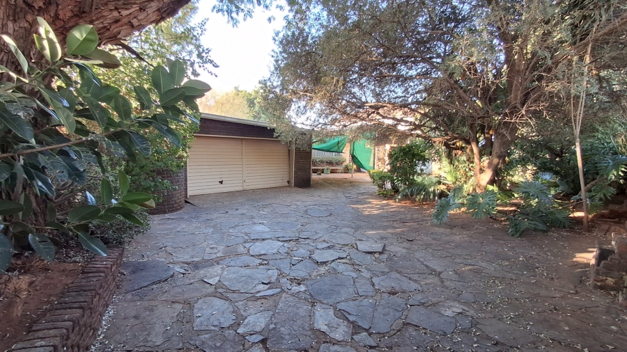 4 Bedroom Property for Sale in Sinoville Gauteng