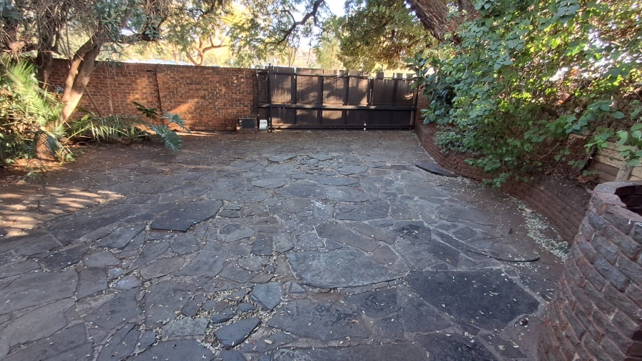 4 Bedroom Property for Sale in Sinoville Gauteng