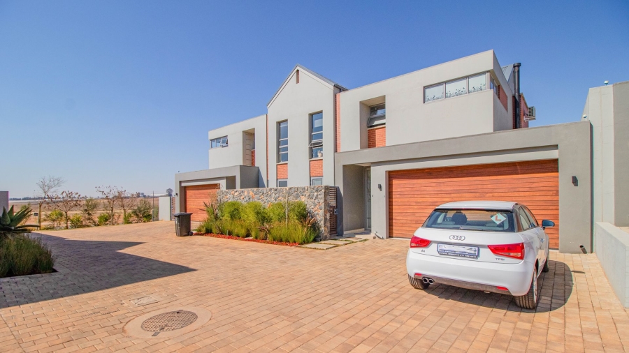 3 Bedroom Property for Sale in Serengeti Lifestyle Estate Gauteng