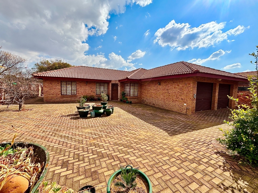 3 Bedroom Property for Sale in Erasmus Gauteng