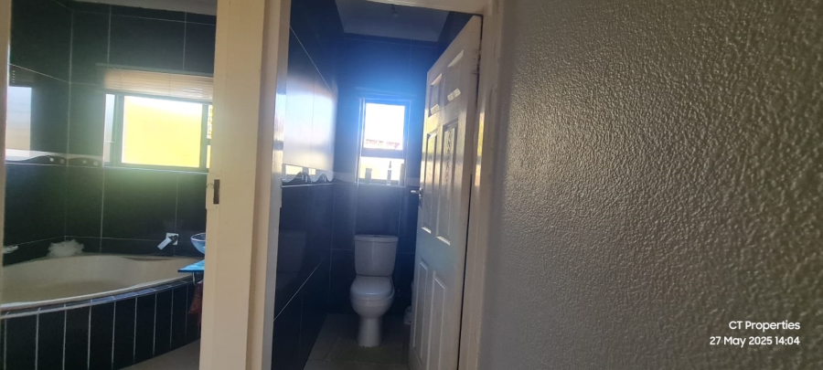 To Let 4 Bedroom Property for Rent in Parkrand Gauteng