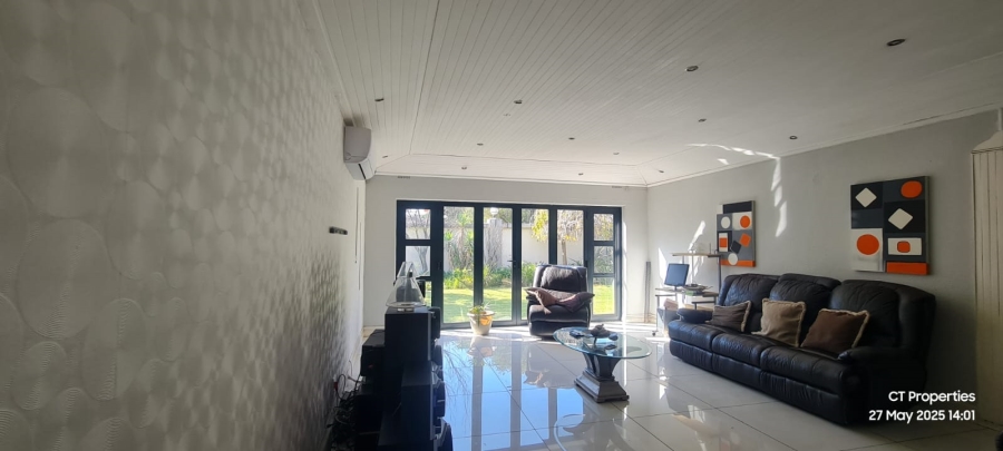 To Let 4 Bedroom Property for Rent in Parkrand Gauteng
