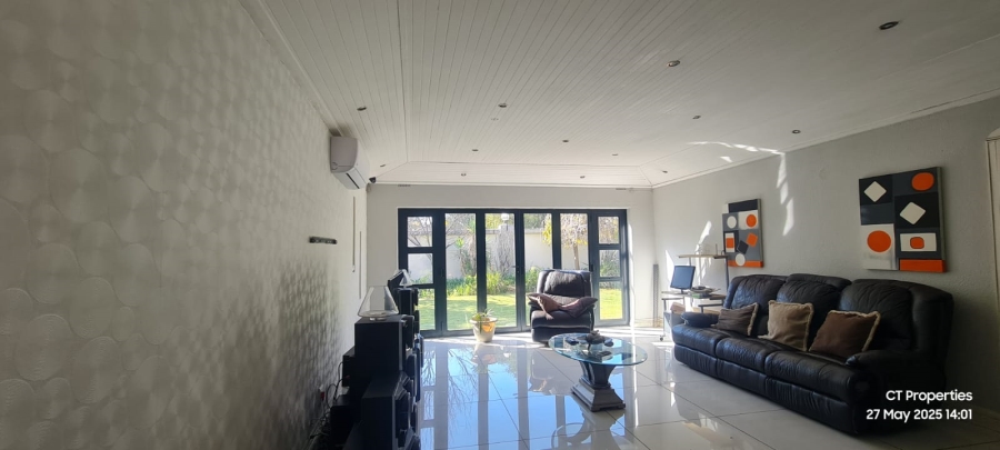 To Let 4 Bedroom Property for Rent in Parkrand Gauteng