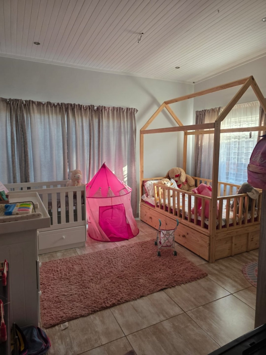 4 Bedroom Property for Sale in Mountain View Gauteng