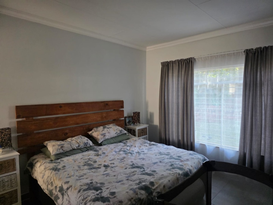 4 Bedroom Property for Sale in Mountain View Gauteng