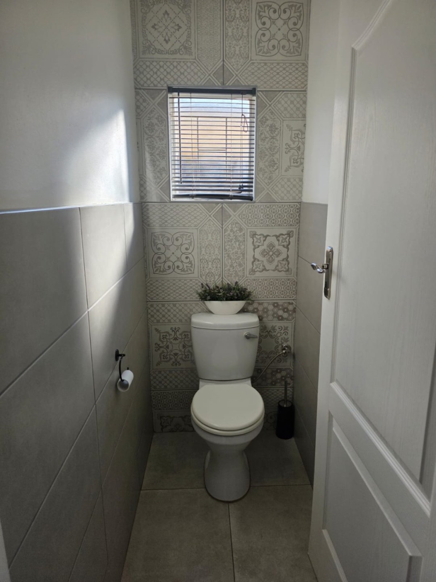 4 Bedroom Property for Sale in Mountain View Gauteng