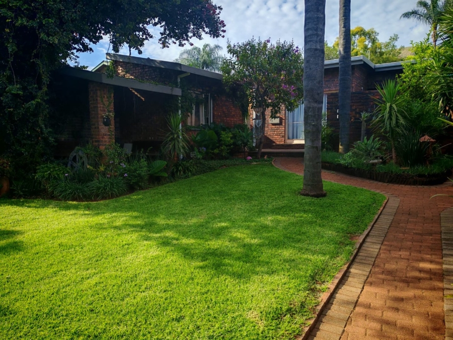 4 Bedroom Property for Sale in Mountain View Gauteng