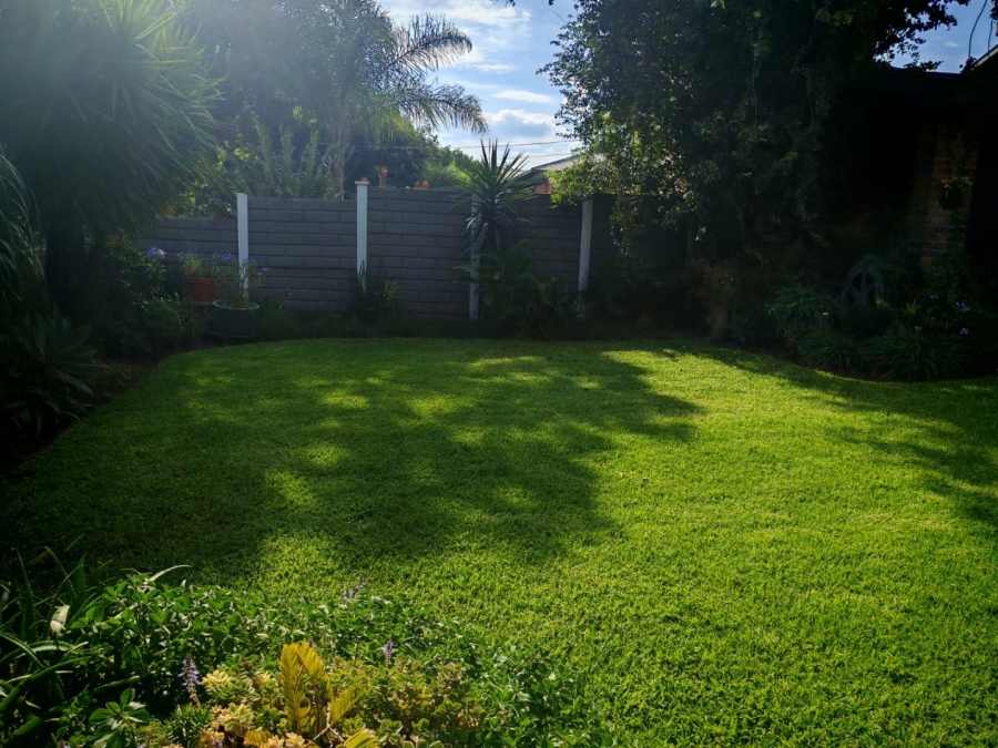 4 Bedroom Property for Sale in Mountain View Gauteng