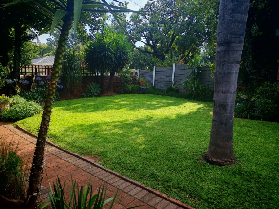 4 Bedroom Property for Sale in Mountain View Gauteng