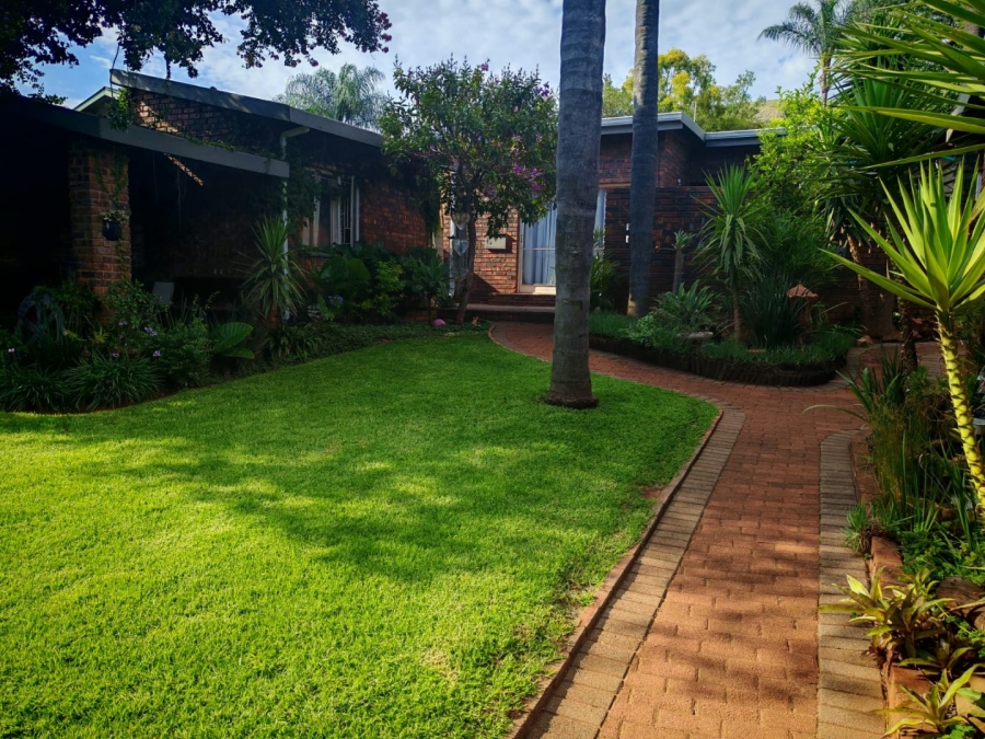 4 Bedroom Property for Sale in Mountain View Gauteng