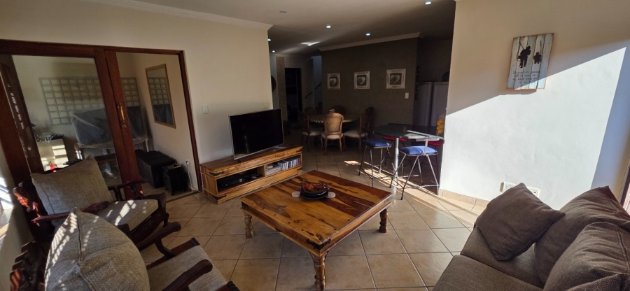 3 Bedroom Property for Sale in Amberfield Crest Estate Gauteng