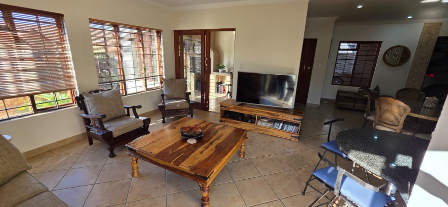 3 Bedroom Property for Sale in Amberfield Crest Estate Gauteng