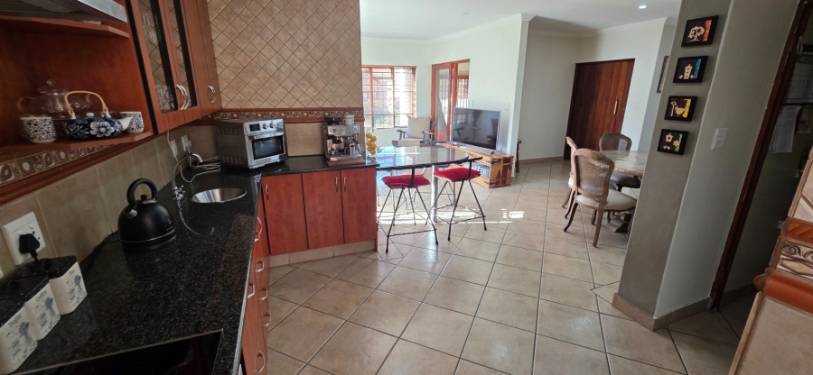 3 Bedroom Property for Sale in Amberfield Crest Estate Gauteng