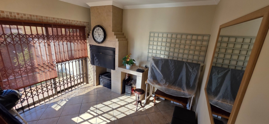 3 Bedroom Property for Sale in Amberfield Crest Estate Gauteng