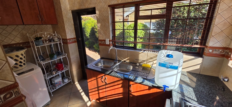 3 Bedroom Property for Sale in Amberfield Crest Estate Gauteng