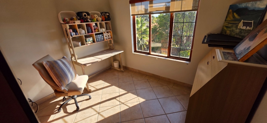 3 Bedroom Property for Sale in Amberfield Crest Estate Gauteng