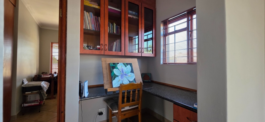 3 Bedroom Property for Sale in Amberfield Crest Estate Gauteng