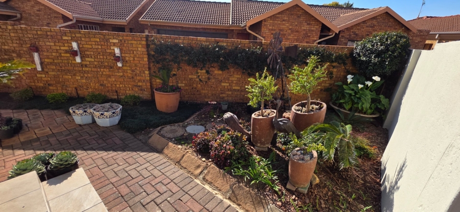 3 Bedroom Property for Sale in Amberfield Crest Estate Gauteng