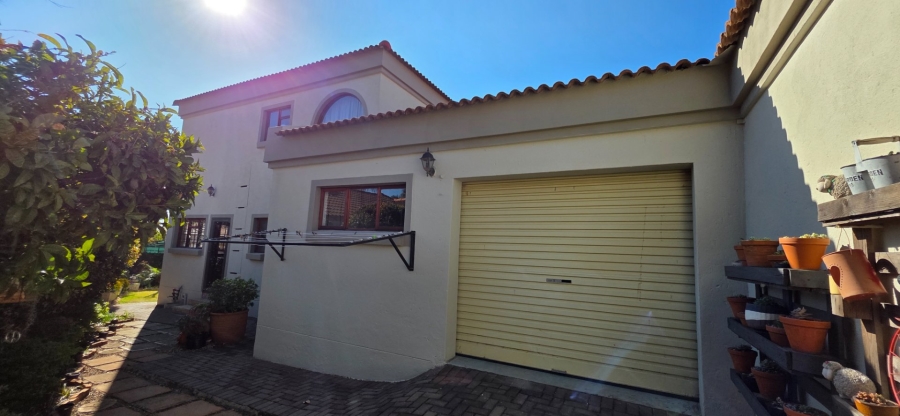 3 Bedroom Property for Sale in Amberfield Crest Estate Gauteng