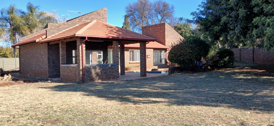3 Bedroom Property for Sale in Heuweloord Gauteng