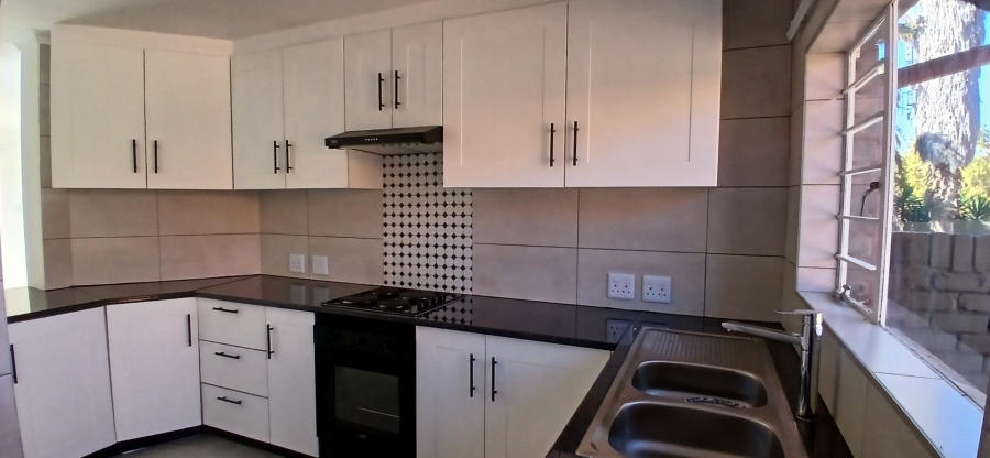 3 Bedroom Property for Sale in Heuweloord Gauteng