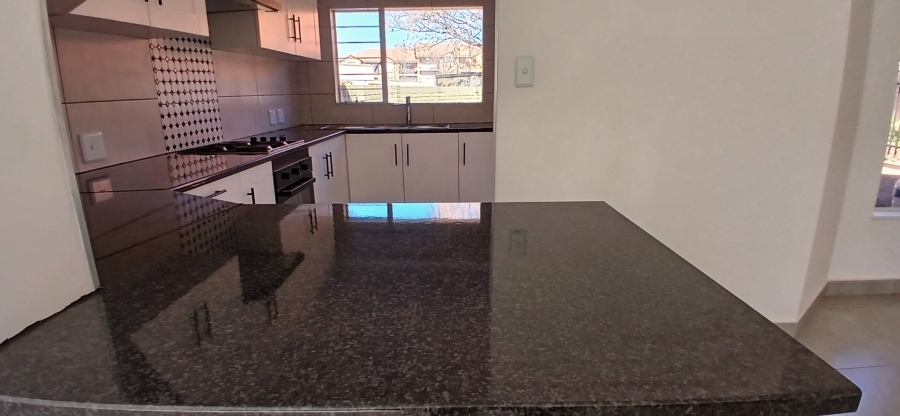 3 Bedroom Property for Sale in Heuweloord Gauteng