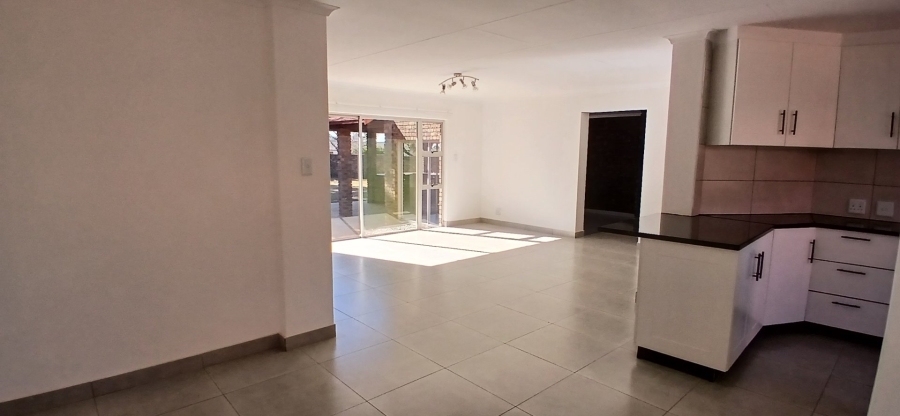 3 Bedroom Property for Sale in Heuweloord Gauteng