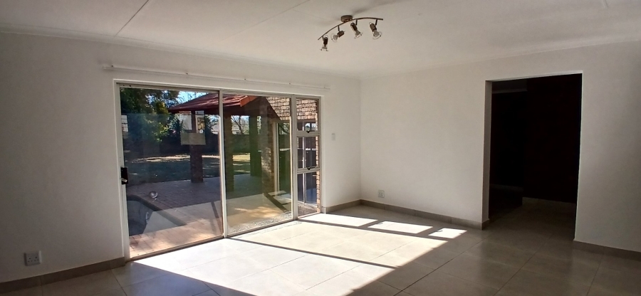 3 Bedroom Property for Sale in Heuweloord Gauteng