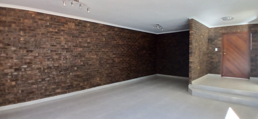 3 Bedroom Property for Sale in Heuweloord Gauteng
