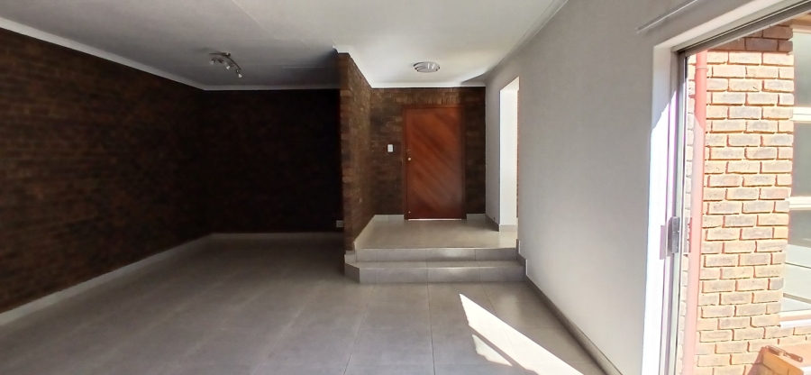 3 Bedroom Property for Sale in Heuweloord Gauteng
