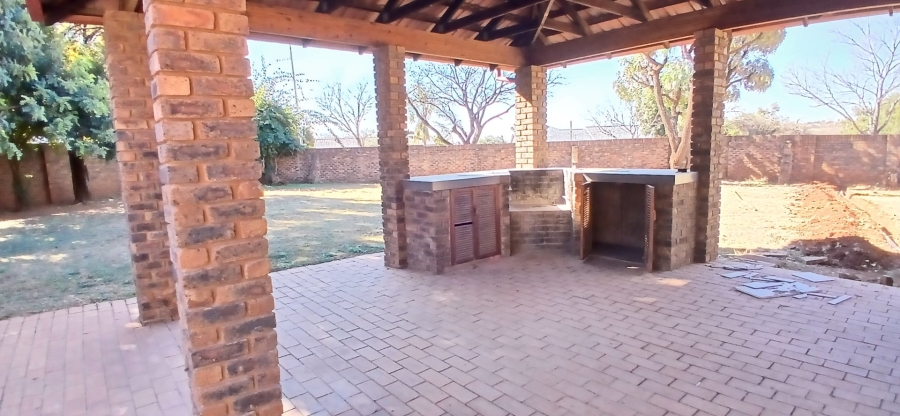 3 Bedroom Property for Sale in Heuweloord Gauteng