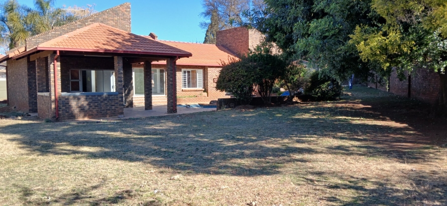 3 Bedroom Property for Sale in Heuweloord Gauteng
