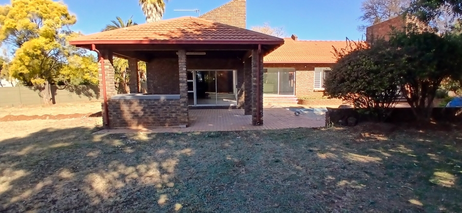 3 Bedroom Property for Sale in Heuweloord Gauteng
