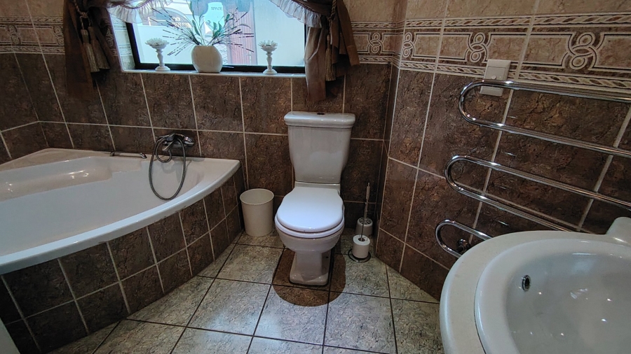 4 Bedroom Property for Sale in Centurion Golf Estate Gauteng