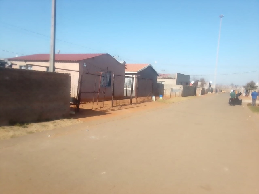 2 Bedroom Property for Sale in Etwatwa Gauteng