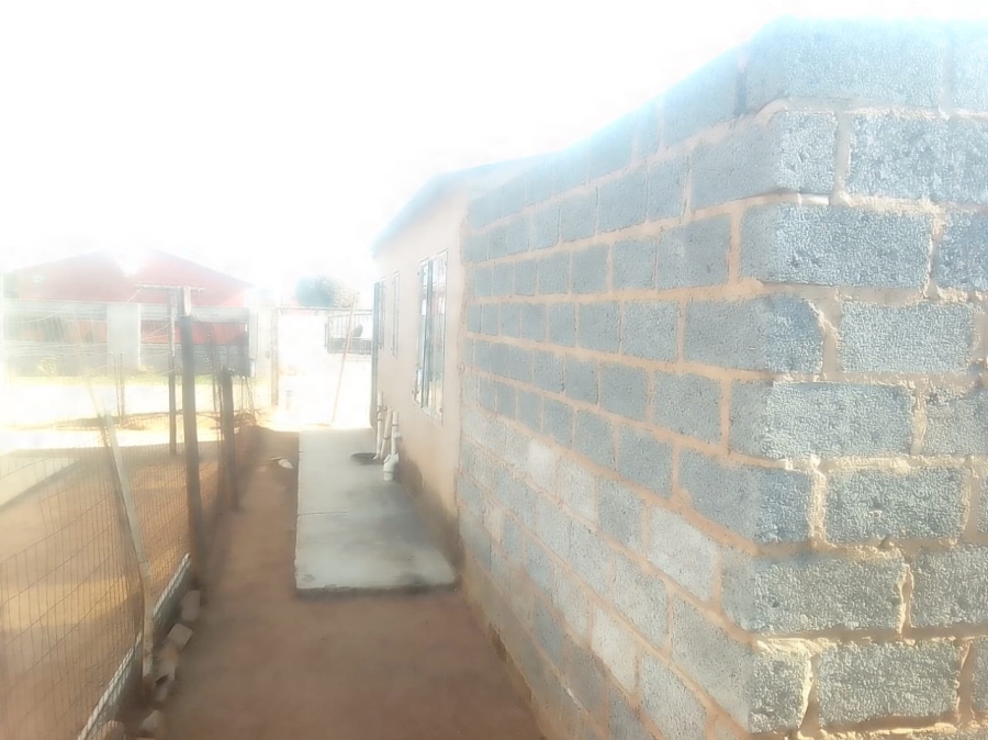 2 Bedroom Property for Sale in Etwatwa Gauteng