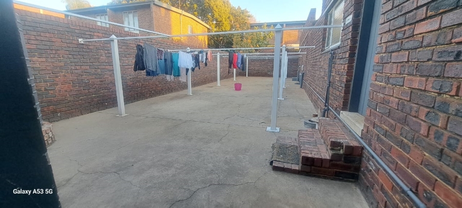 To Let 2 Bedroom Property for Rent in Queenswood Gauteng