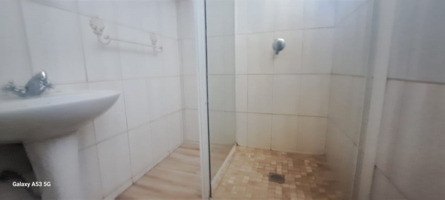 To Let 2 Bedroom Property for Rent in Queenswood Gauteng