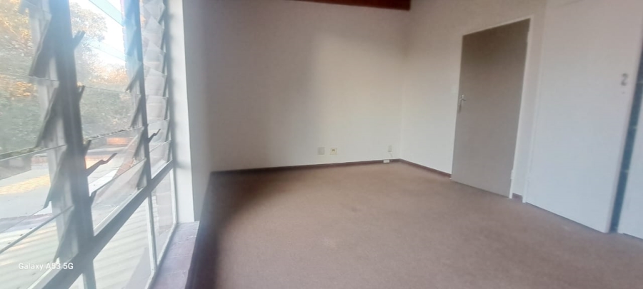 To Let 2 Bedroom Property for Rent in Queenswood Gauteng