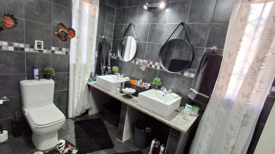 3 Bedroom Property for Sale in Wonderboom South Gauteng