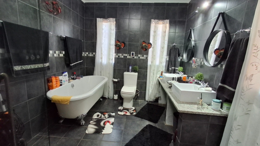 3 Bedroom Property for Sale in Wonderboom South Gauteng
