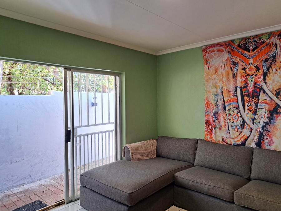 To Let 2 Bedroom Property for Rent in Vorna Valley Gauteng