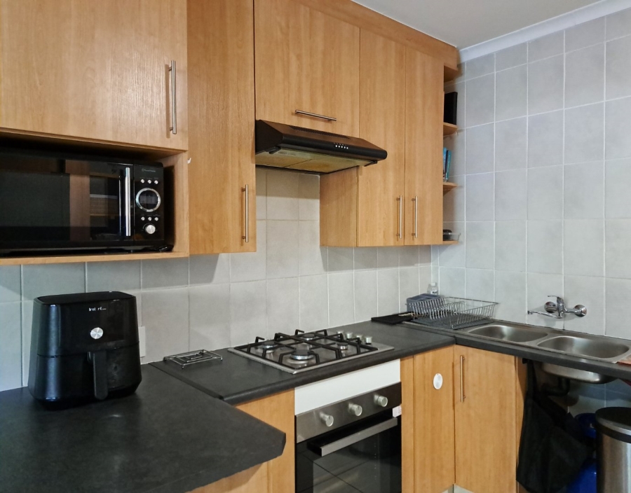To Let 2 Bedroom Property for Rent in Vorna Valley Gauteng